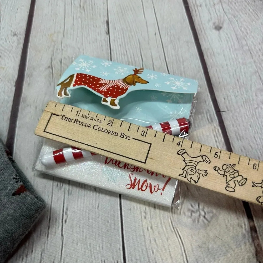NWT dachshund christmas winter socks and small notepad set - Picture 4 of 5